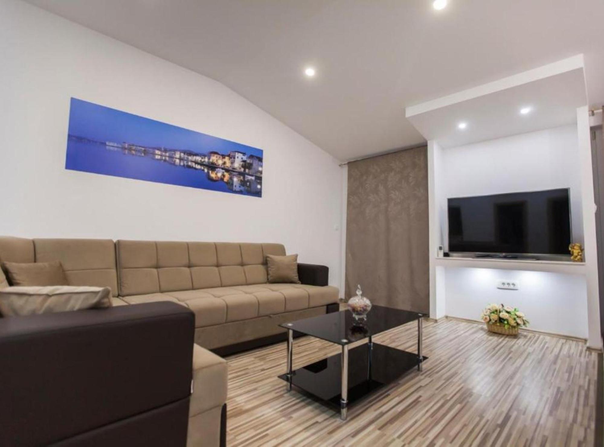 Apartment Dalmatia Kaštela Екстериор снимка