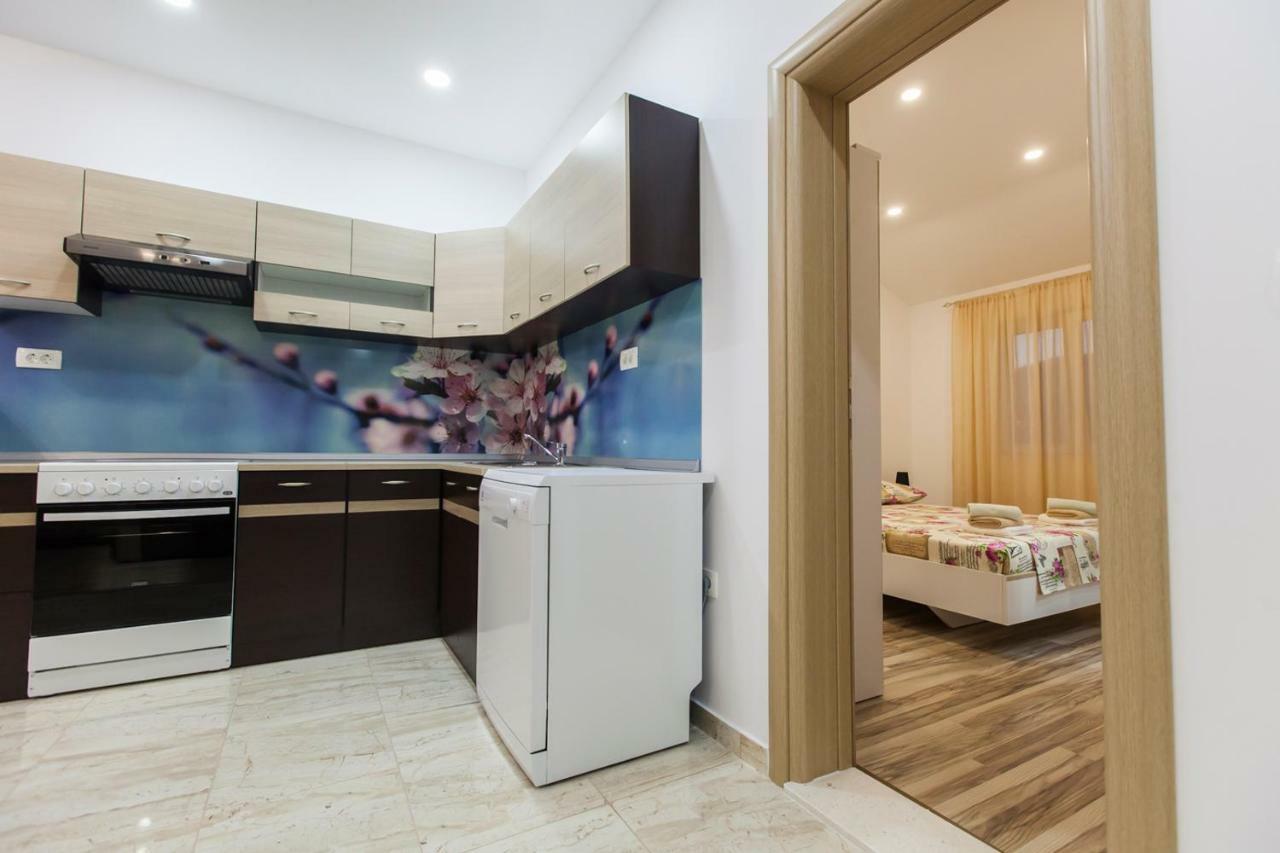 Apartment Dalmatia Kaštela Екстериор снимка