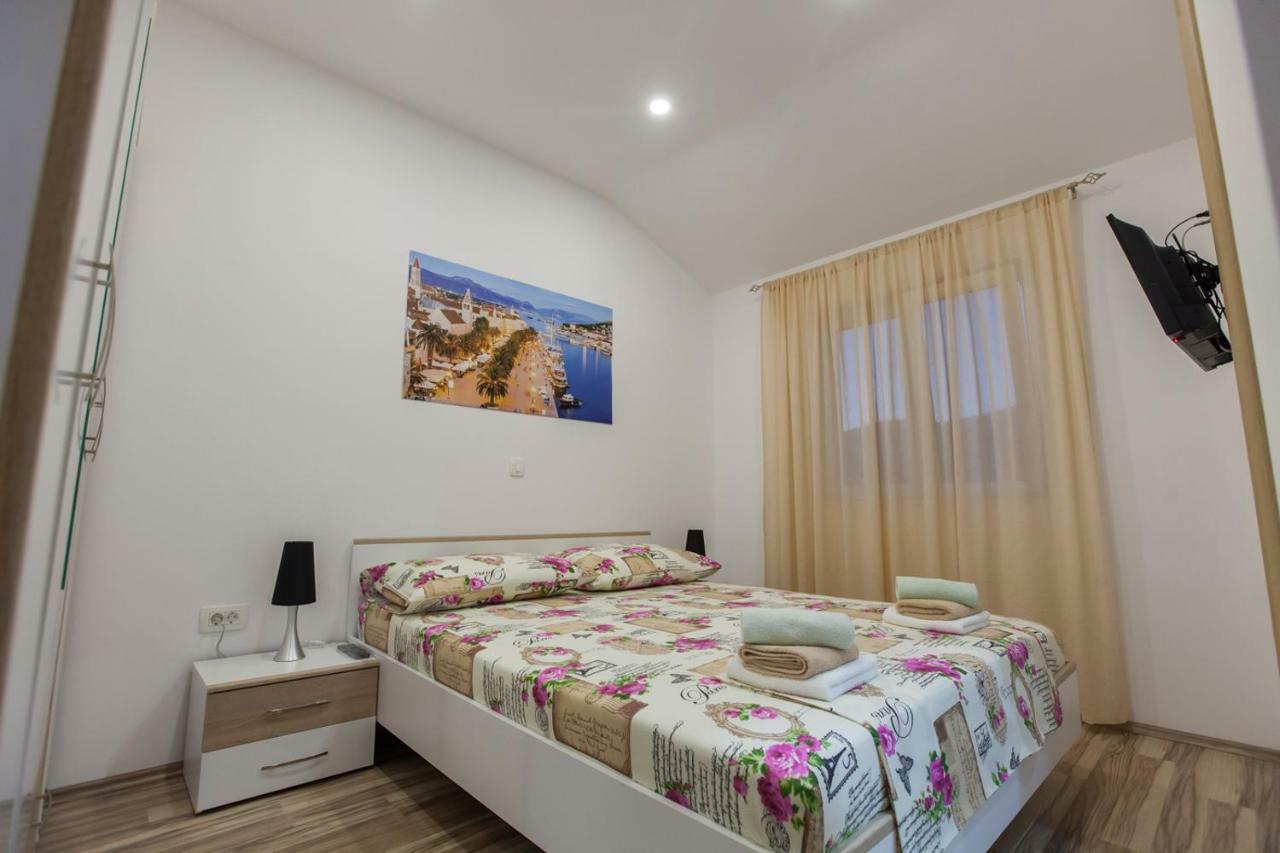 Apartment Dalmatia Kaštela Екстериор снимка