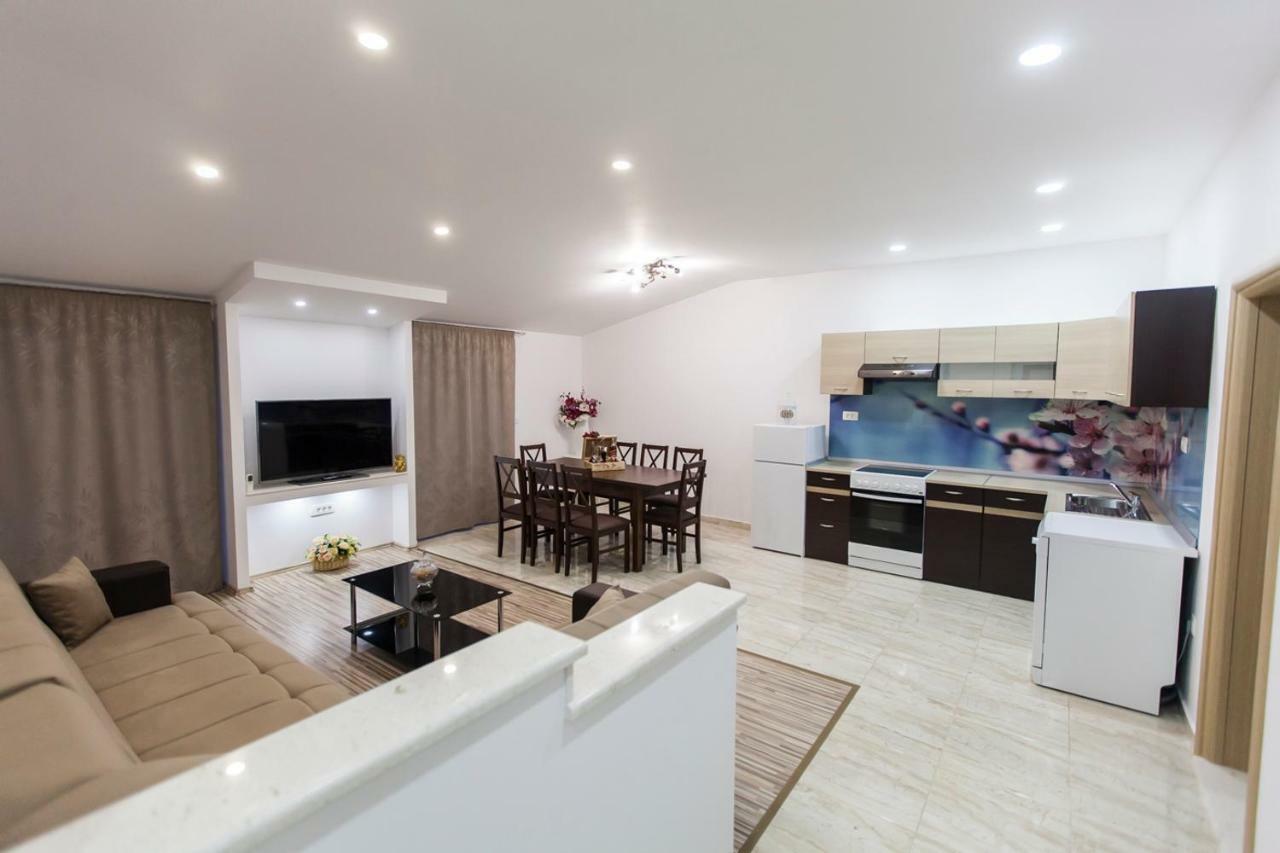 Apartment Dalmatia Kaštela Екстериор снимка