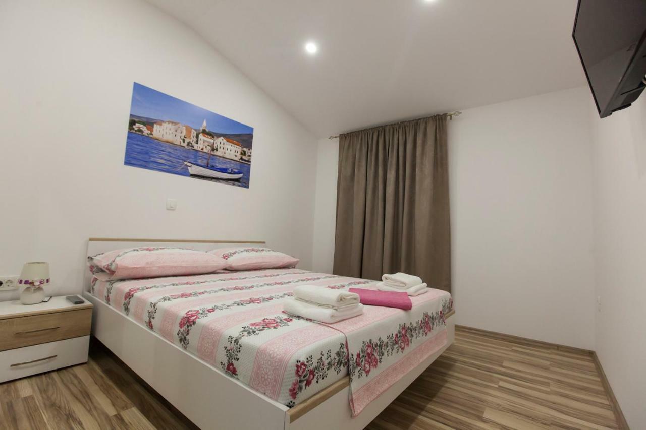 Apartment Dalmatia Kaštela Екстериор снимка